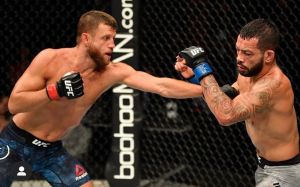 Келвин Каттар одержал победу над Дэном Иге на UFC on ESPN 13