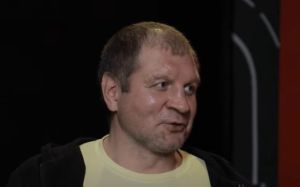 "Опасно для его жизни". Сарнавский высказался насчет боя Емельяненко с Ершовым