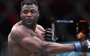 Фрэнсис Нганну намекнул на переход в PFL