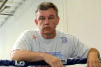 Тедди Атлас назвал боксера, которому все "сходит с рук": "Он любимчик учителей"
