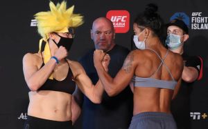 Видео боя Вивиан Араужу - Роксанн Модаффери UFC on ESPN 20