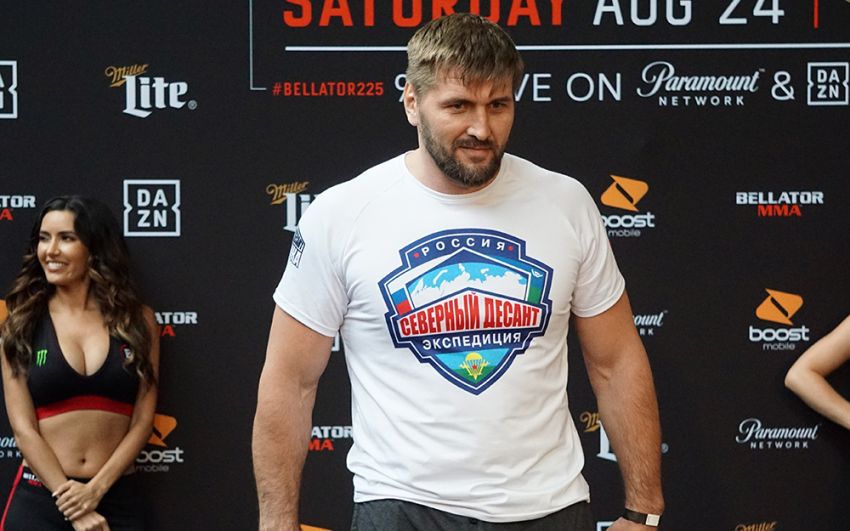 Видео боя Виталий Минаков - Тимоти Джонсон Bellator 225