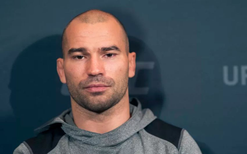 Артем Лобов встретится с Алексом Касересом на турнире UFC 223