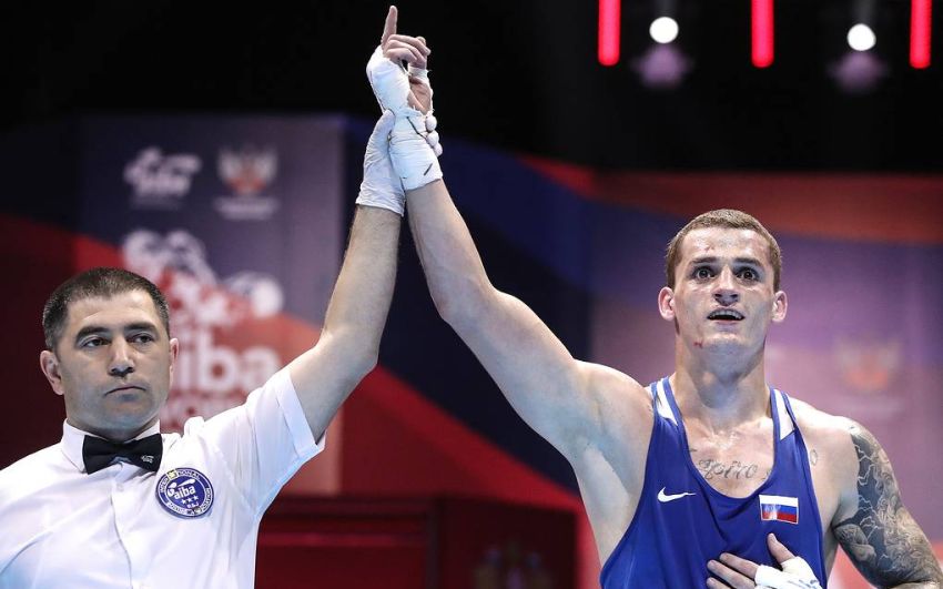 Четверо российских боксеров сумели пробиться в полуфиналы чемпионата мира, гарантировав себе медали