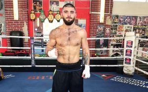 Россиянин Курбанов проведёт бой за звание чемпиона мира по боксу по версии WBO в 2018 году