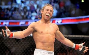 Юрайа Фэйбер меньше чем за минуту нокаутировал Рики Симона на UFC on ESPN+ 13
