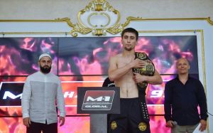M-1 Challenge 95: Нэйт Ландвер техническим нокаутом победил Хамзата Далгиева