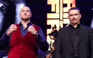 Василий Ломаченко высказался о поединке Усик - Фьюри: "Очень важный бой для нашей Украины"