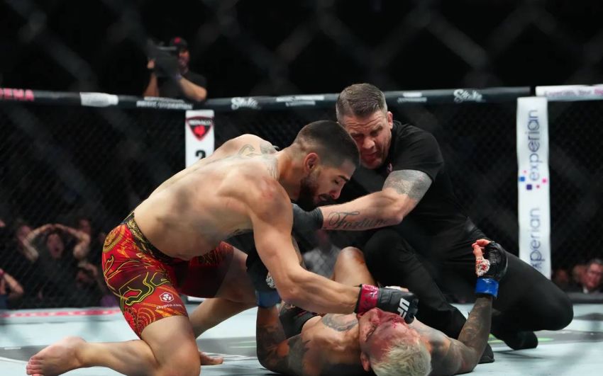 Видео боя Илия Топурия – Чарльз Оливейра UFC 317