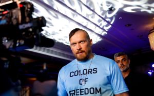 Александр Усик потроллил Фьюри: "Я залез ему в голову, и теперь вместо меня он думает про кролика"