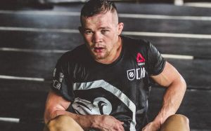 Петр Ян объяснил, как Махачев может победить Оливейру