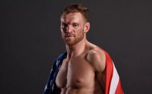 Скотт Холцман подписал с UFC контракт на четыре боя
