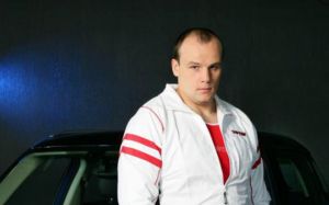Джой Давейко снялся с боя против Сергея Кузьмина, ему срочно подыскивают замену