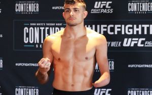 Ник Ньюэлл проиграл Алексу Муньосу и потерял шанс получить контракт с UFC