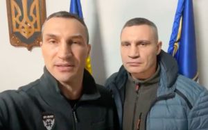 Александр Усик рассказал, как братья Кличко отреагировали на его решение покинуть Украину ради реванша с Джошуа
