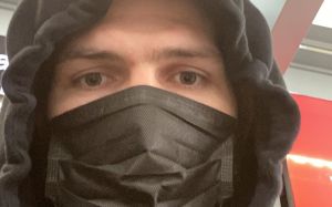 Хабиб Нурмагомедов выложил фото в медицинской маске и сделал обращение к фанатам