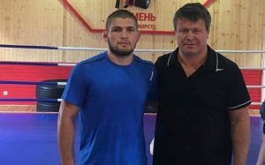 Олег Тактаров опубликовал видео, где он борется с Хабибом