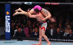 Мераб Двалишвили засабмитил Шона О'Мэлли в реванше на UFC 316