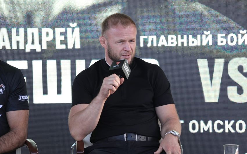 Шлеменко заявил, что не подал бы руку совершившему каминг-аут бойцу UFC: "Рукопожатие может быть последним для тебя"