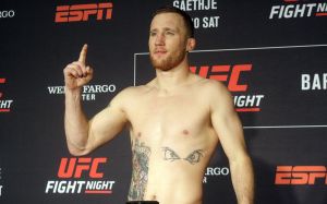 Джастин Гэтжи нокаутировал Эдсона Барбозу в ярком поединке на UFC on ESPN 2