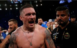 Александр Усик обсудил отказ от пояса IBF: "Здесь все профессионально"