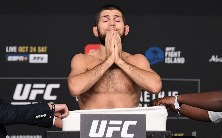 Результаты взвешивания турнира UFC 254: Хабиб Нурмагомедов - Джастин Гэтжи