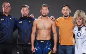 Тренер Рахмонова оценил его чемпионские перспективы в UFC