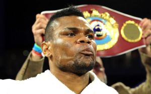В WBO подтвердили дату боя Элейдера Альвареса и Джо Смита-младшего