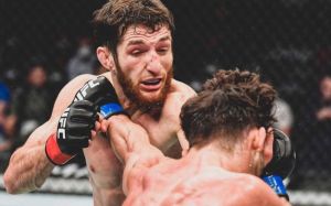 Тагир Уланбеков одолел Аллана Насименту на UFC 267