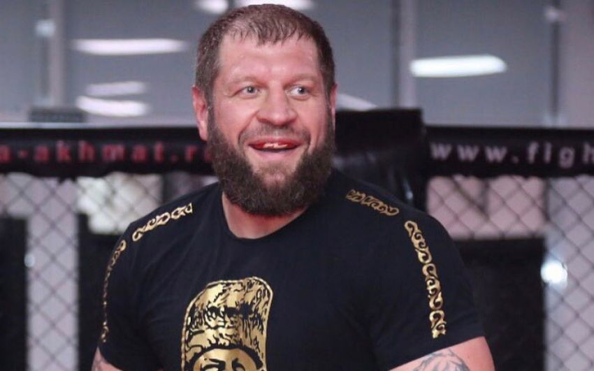 Александр Емельяненко делает свой прогноз на бой Нурмагомедов - Макгрегор