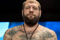 Александр Емельяненко усиленно тренирует борьбу
