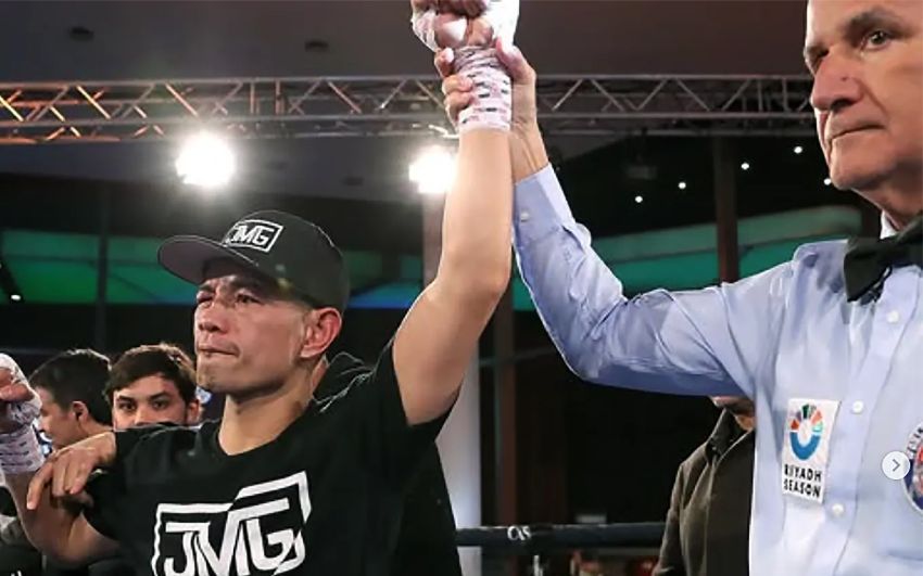 Нонито Донэйр победил Андреса Кампоса и стал временным чемпионом WBA