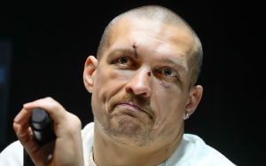 Красюк сообщил, что Усик не получил гонорар за бой с Джошуа