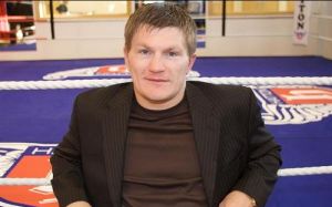 Хэттон рассказал, почему Брук проиграет Головкину