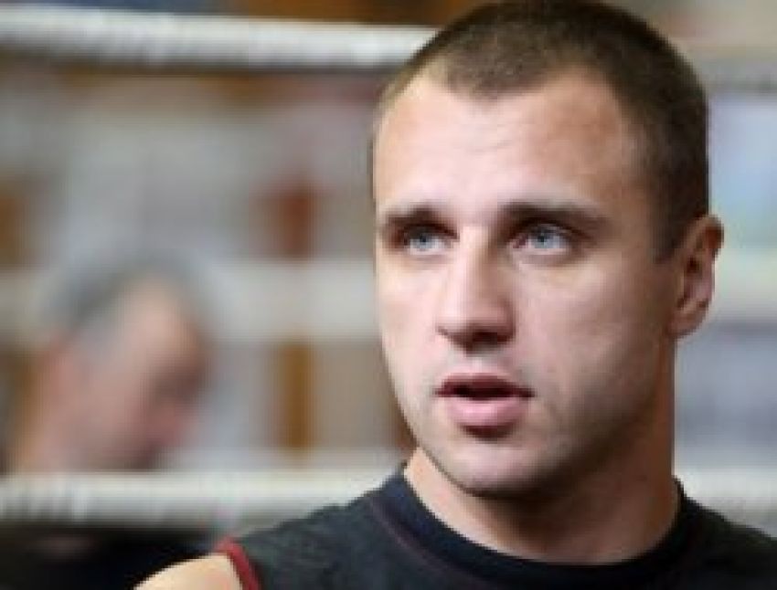 Бурсак едет в Англию — драться с чемпионом мира Сондерсом 