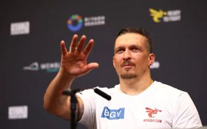 Александр Усик ведет переговоры с боксерским промоушеном Даны Уайта