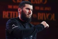 Артур Бетербиев отреагировал на исключение из рейтинга The Ring