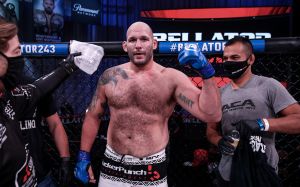 Видео боя Мэтт Митрион – Тимоти Джонсон Bellator 243