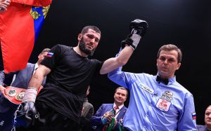 Маурисио Сулейман объяснил, почему WBC одобрил бой Бетербиев - Смит, несмотря на санкции против российских боксеров