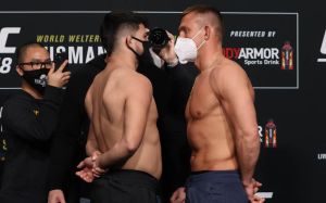 Видео боя Йен Хейниш - Келвин Гастелум UFC 258