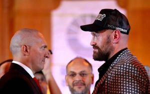 Диллиан Уайт рассказал, на кого поставил бы ставку в реванше Усика с Фьюри