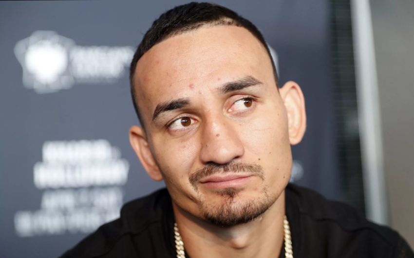 Макс Холлоуэй назвал себя лучшим боксером в UFC, МакГрегор ответил