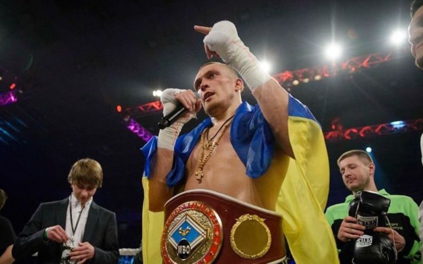 Александр Усик дал прогноз на бой Джермалл Чарло - Сергей Деревянченко