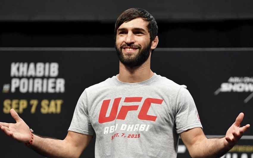 Петр Ян: "Тухугов наелся, просто хочет доработать свой контракт с UFC"