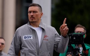 Тедди Атлас призвал Усика завершить карьеру: "Я хочу увидеть счастливый конец этого отличного фильма"