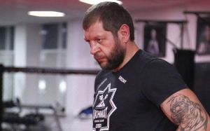 Главный тренер БК "Ахмат" - о подготовке А. Емельяненко к бою с Исмаиловым: "Все время говорил: "Я знаю, что делать, у меня своя подготовка"