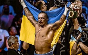 Александр Усик: "Знаю, что мы вернемся в украинский Симферополь"