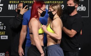 Видео боя Миранда Мэверик - Джиллиан Робертсон UFC 260