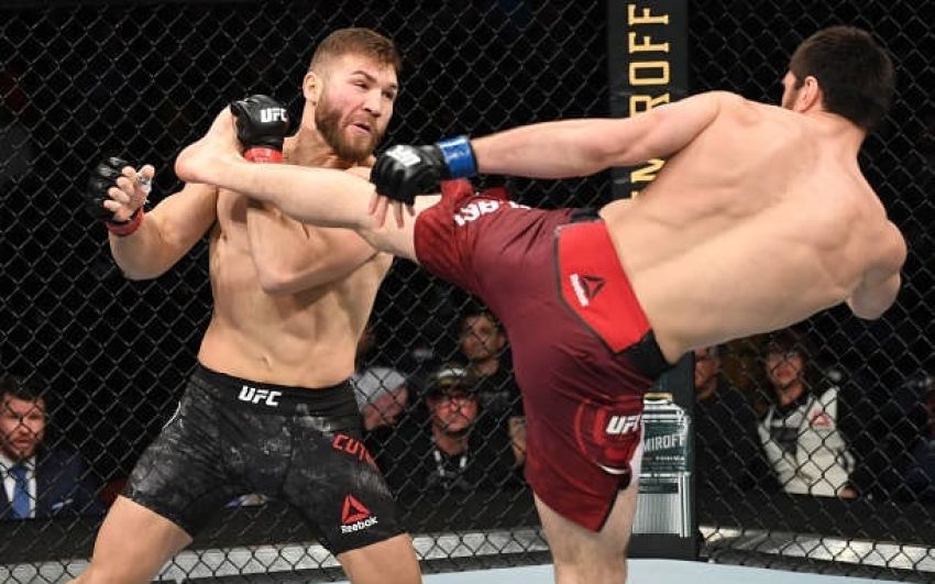 Магомед Анкалаев финишировал Иона Куцелабу в спорном поединке на UFC Fight Night 169