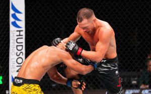 Видео боя Петр Ян – Дейвисон Фигейреду UFC Fight Night 248